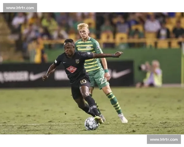 高清足球赛事直播APP下载指南畅享全球赛场精彩即时比分数据分析权威解说 - 副本 (200) - 副本 - 副本 - 副本 - 副本